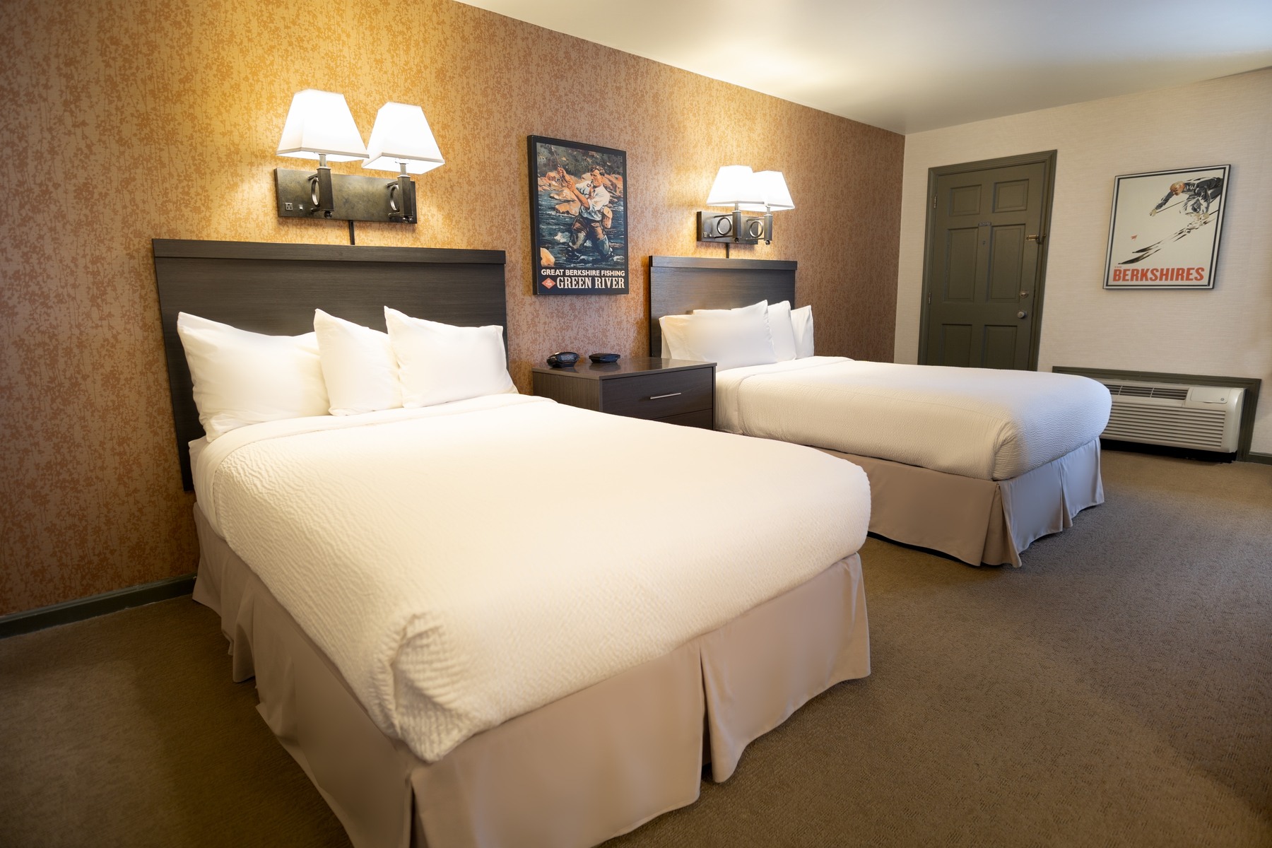 two doubles deluxe room yankee inn